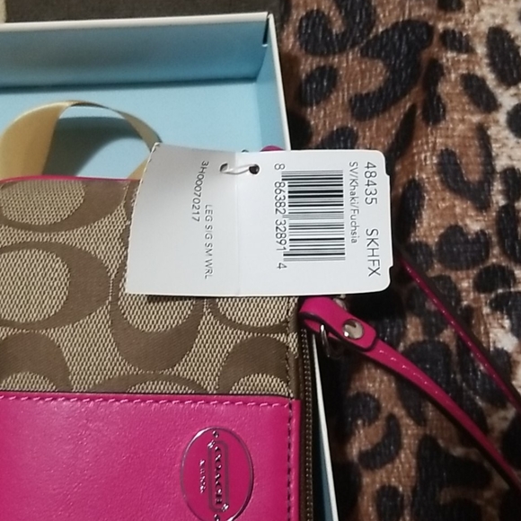 Wristlet - Picture 2 of 3